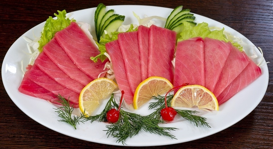 sashimi z tuňáka