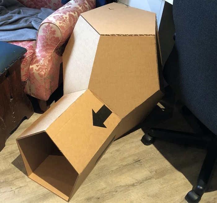 DIY kartonový domeček pro kočky