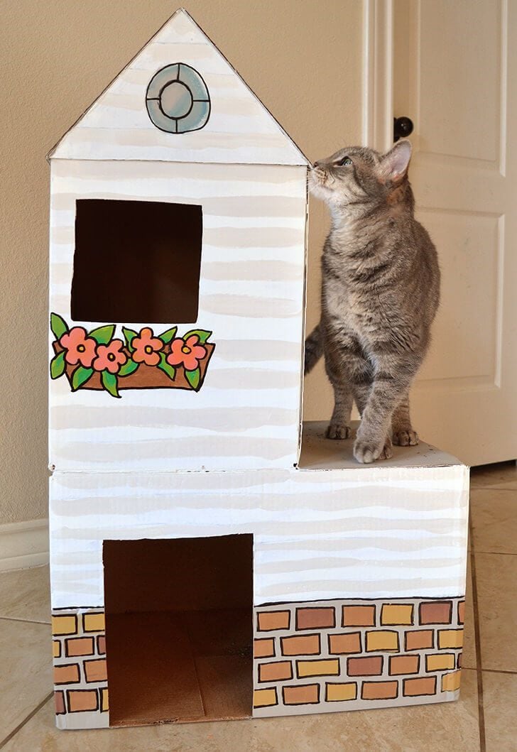 DIY kartonový domeček pro kočky