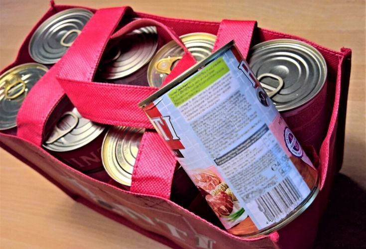Blautt hundamatur í skál